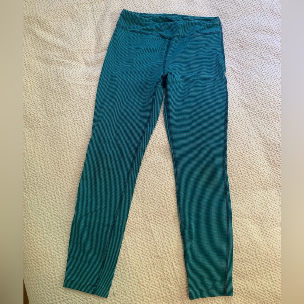 Patagonia leggings in blue stripe, size medium